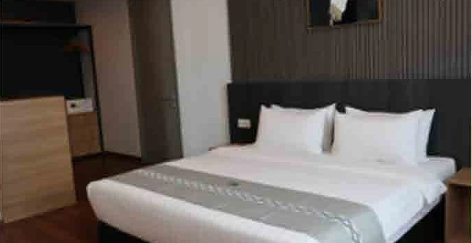Executive Suite With Private Pool bedroom
